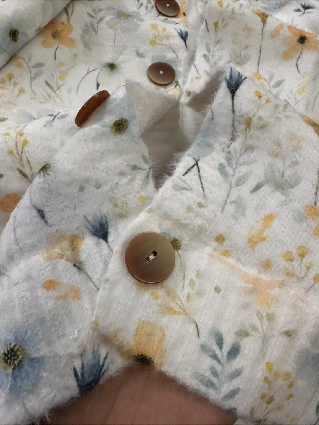 Cardigan en Tricot à Boutons avec Motif Floral Lovely Meadows