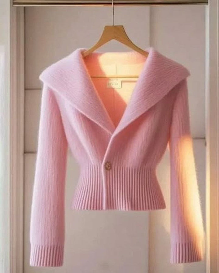 Élina – Cardigan rose à collerette