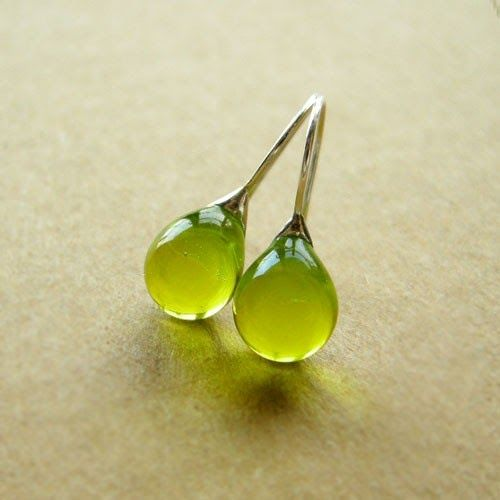 Oléna - Boucles vintage cristal olive
