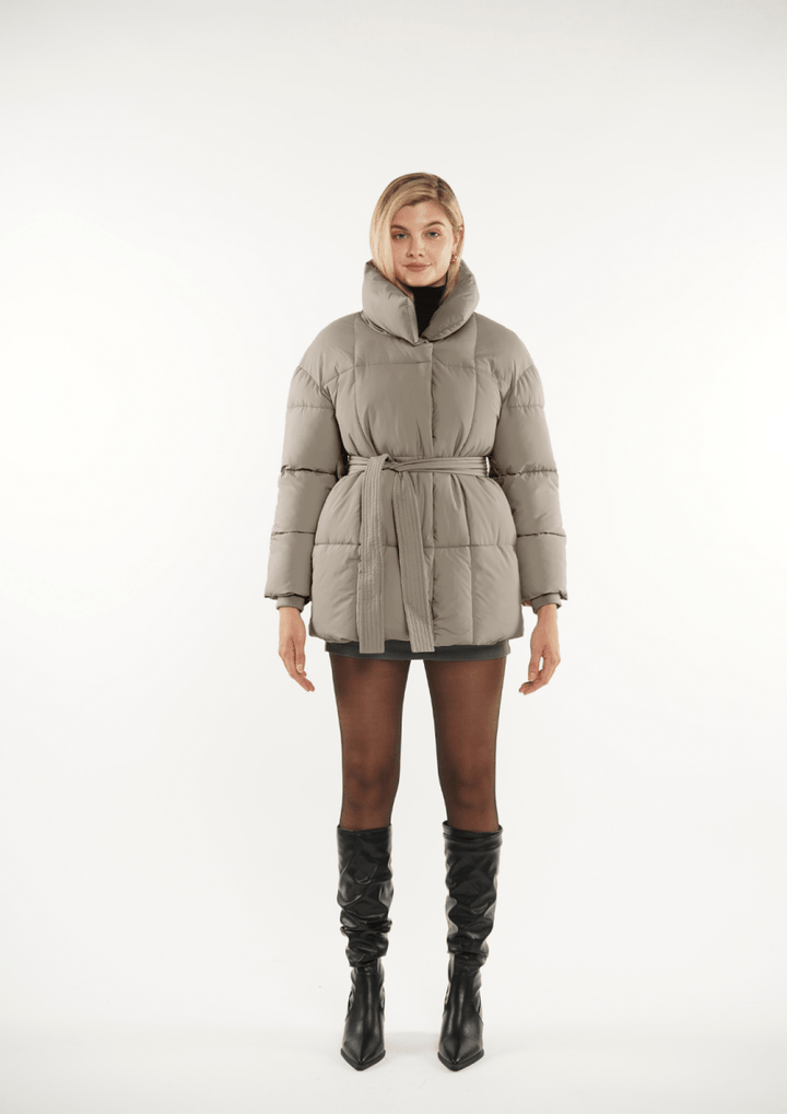NOVA | Mi-Longue Puffer Jacket avec Ceinture
