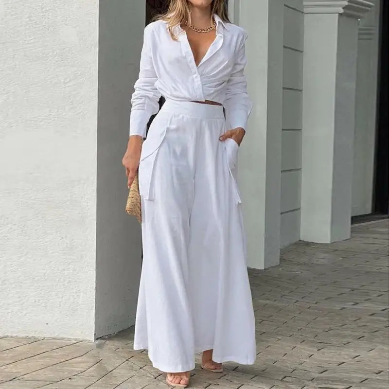 Ensemble d'été avec chemise nouée et pantalon palazzo taille haute